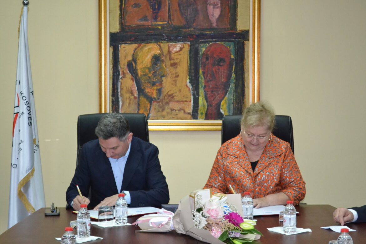 Univesiteti “Kadri Zeka” dhe Akademia e Shkencave dhe  e Arteve të Kosovës nënshkruajnë Marrëveshje Bashkëpunimi me karakter strategjik