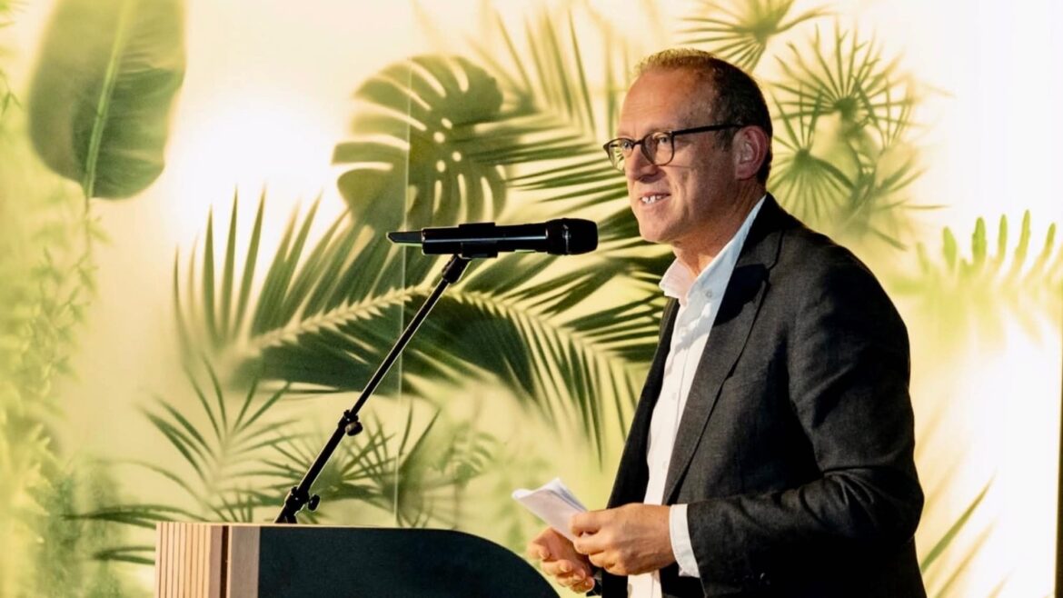 Enver Robelli i bashkohet Telegrafit në Zvicër, largohet nga shtëpia mediale e afërt me Surroin