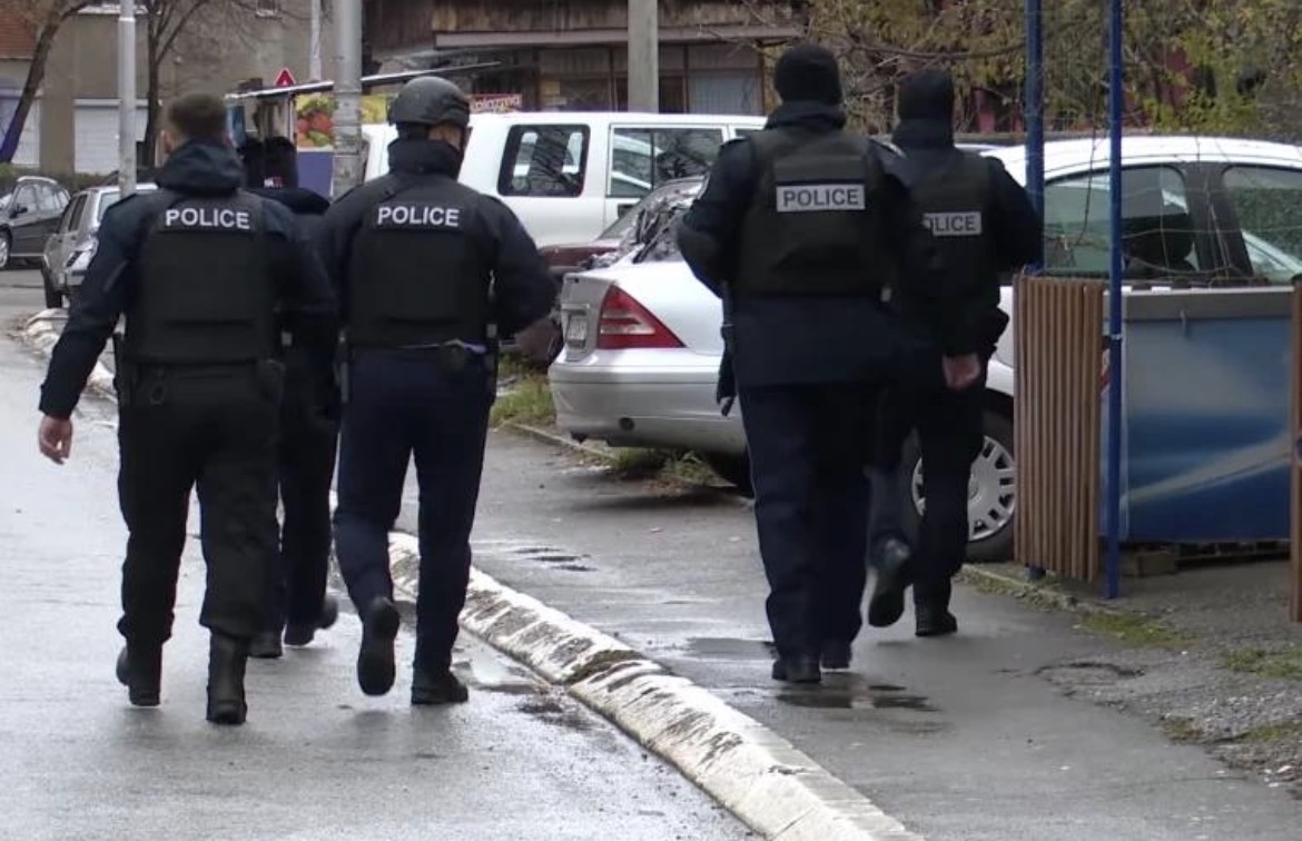 Plagoset një person me armë zjarri në rrugën Sarosh–Rahovec