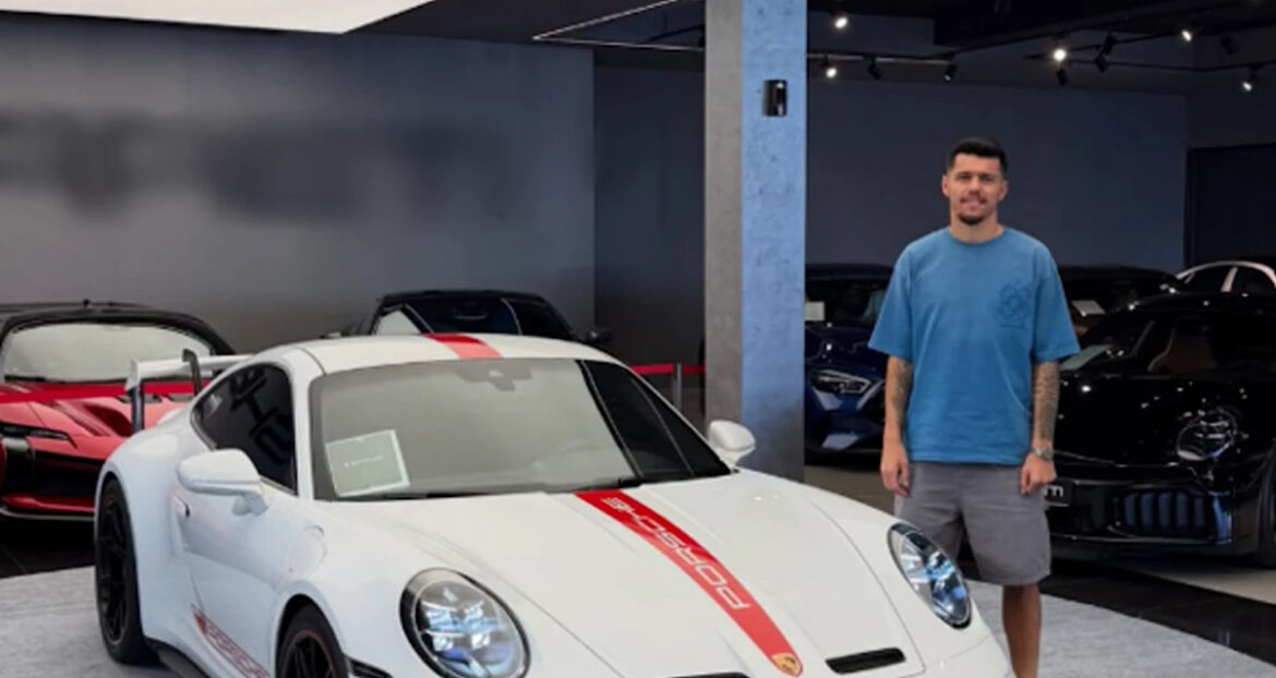 Mirlind Daku shfaqet me Porsche luksoze, çmimi i veturës tërheq vëmendjen