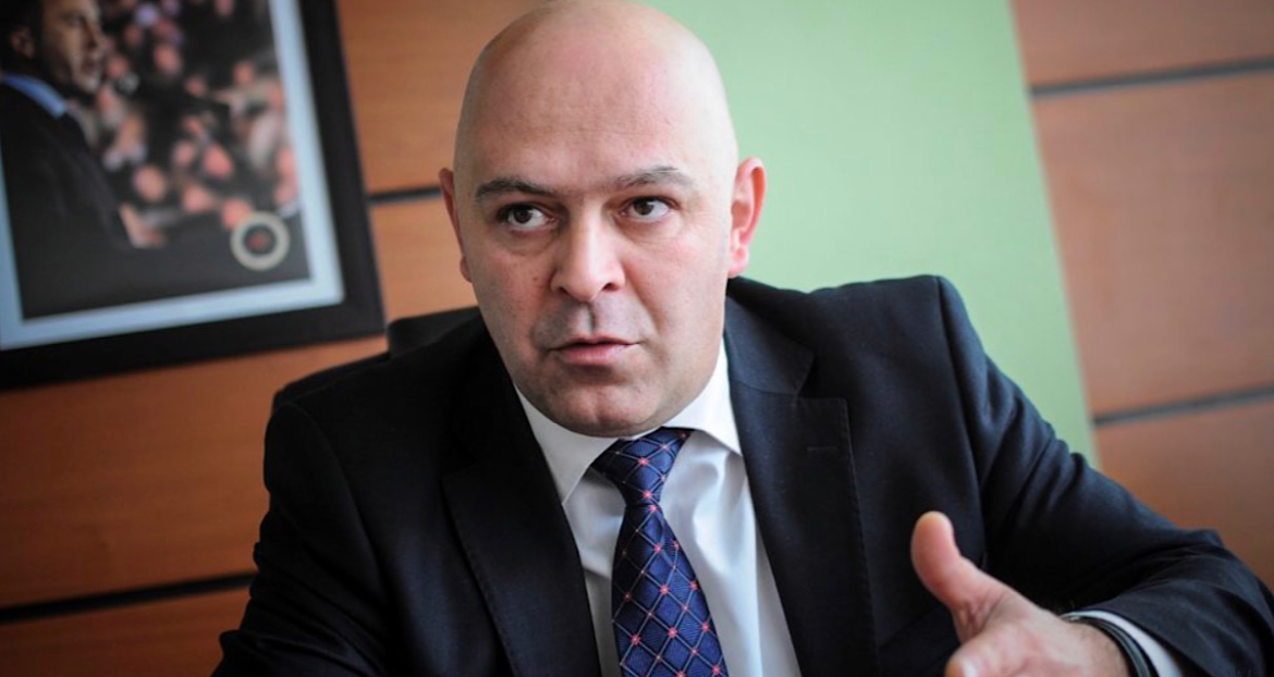 Gjini paralajmëron opozitë të fortë: AAK-ja ndryshon qasjen politike