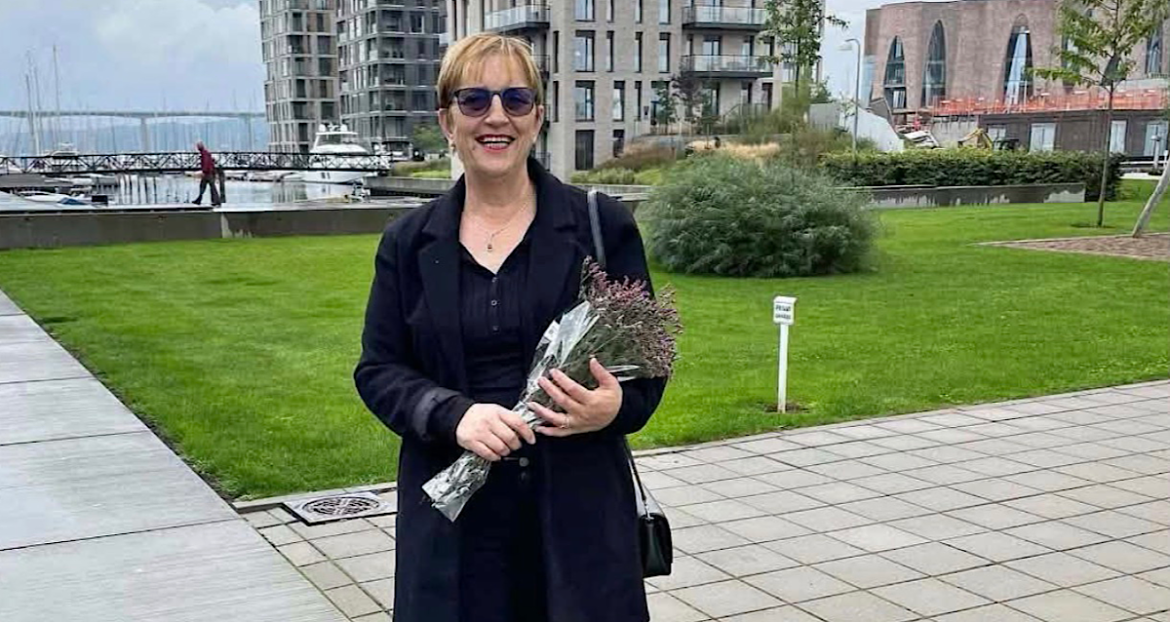 Qefsere Ismajli, zëri satirik i Gjilanit në Danimarkë që përmes fjalës pasqyron shoqërinë