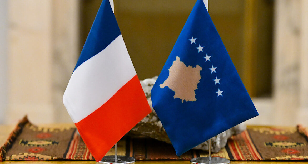 Ndryshimet në Ligjin për Specialen nxisin reagime ndërkombëtare, Franca në mbështetje të gjykatës