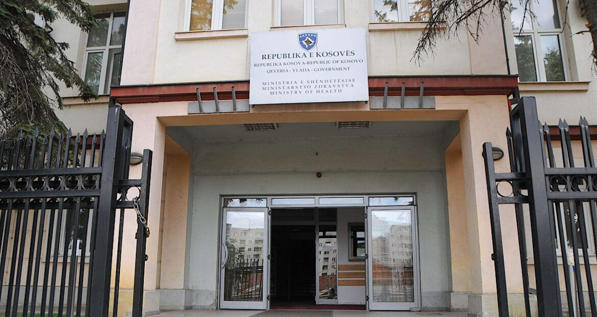Ministria e Shëndetësisë publikon amendamentin për prokurimin e automjeteve për mbeturinat mjekësore