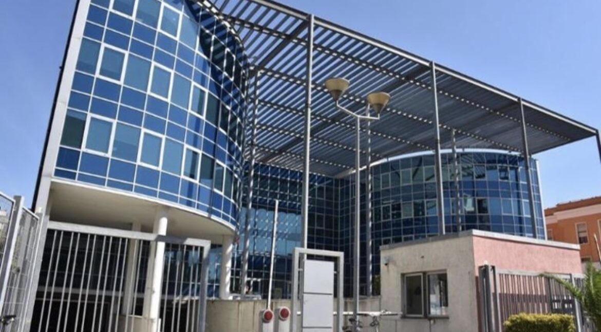 Shqipëria përballet me paradoksin e korrupsionit: më shumë zyrtarë nën hetim, por a po parandalohet fenomeni?